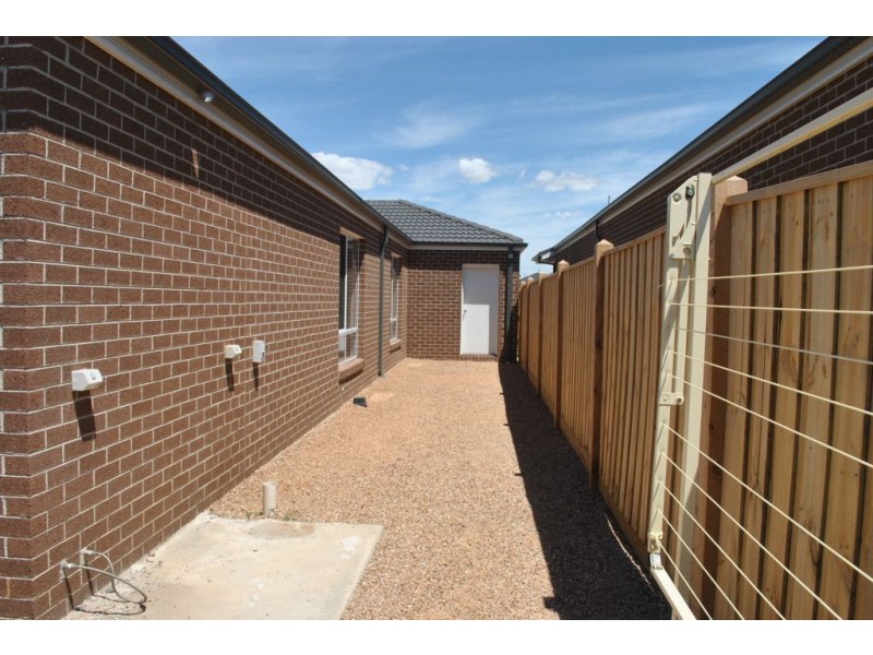 31 Waves Drive, Point Cook VIC 3030