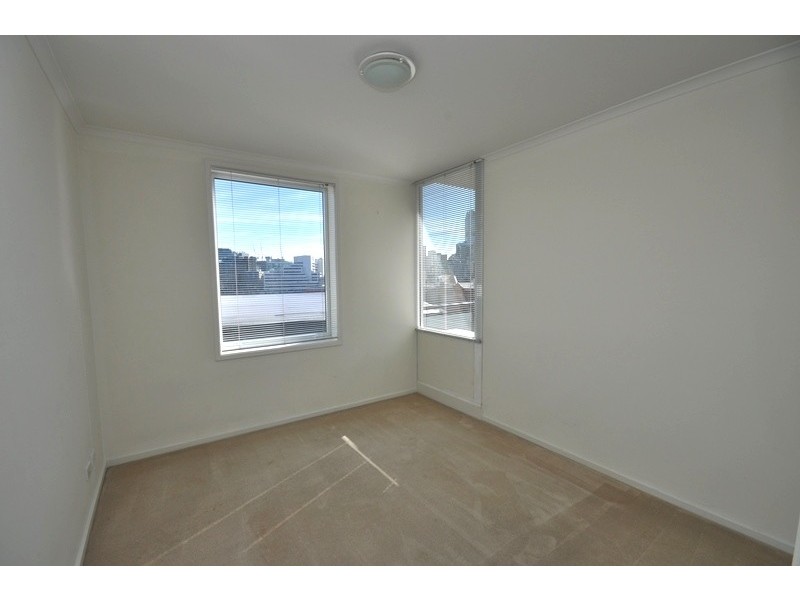 REF 20702/79 Whiteman Street, Southbank VIC 3006
