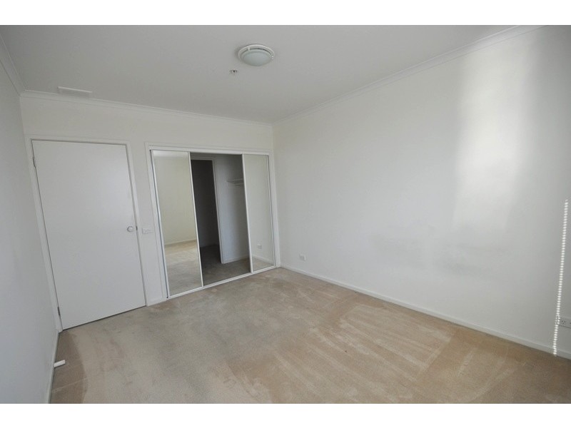 REF 20702/79 Whiteman Street, Southbank VIC 3006