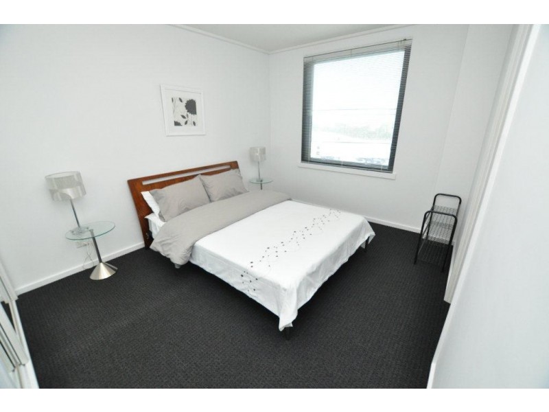 REF 20703/99 Whiteman Street, Southbank VIC 3006