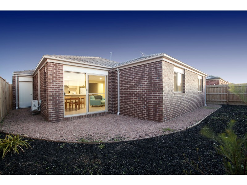 15 Manna Way, Point Cook VIC 3030