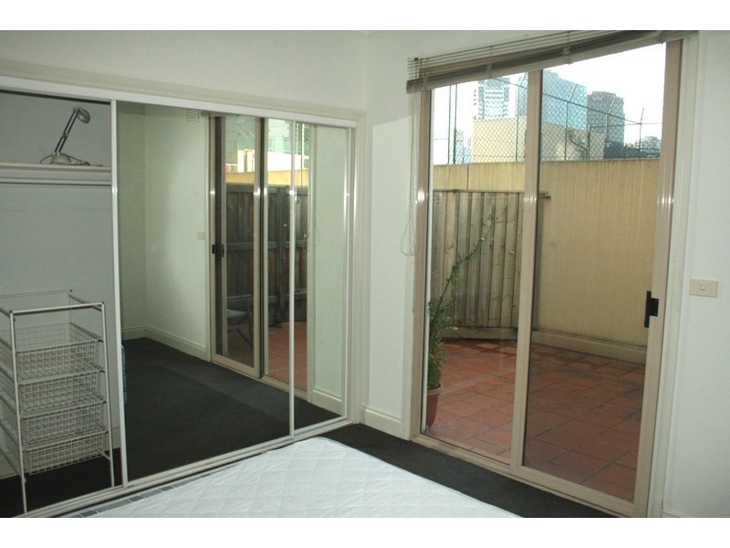 REF 20709/77 Dodds Street, Southbank VIC 3006
