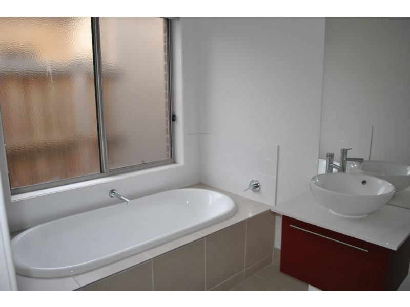 38 Shiraz Crescent, Point Cook VIC 3030
