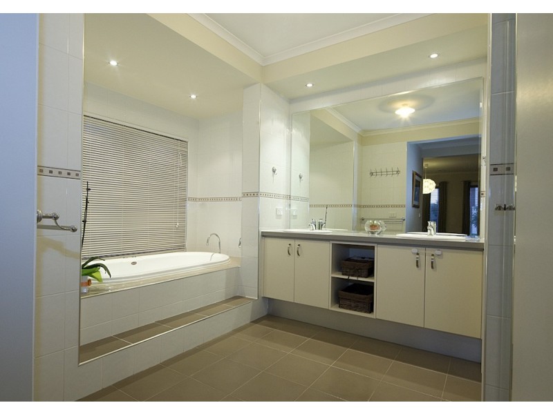 29 Drysdale Crescent, Point Cook VIC 3030