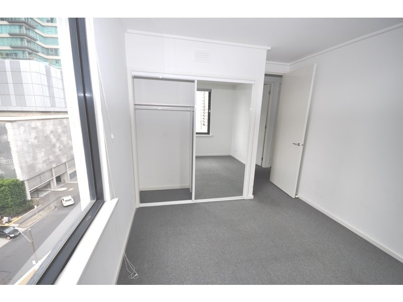REF 20117/28 Bank Street, South Melbourne VIC 3205