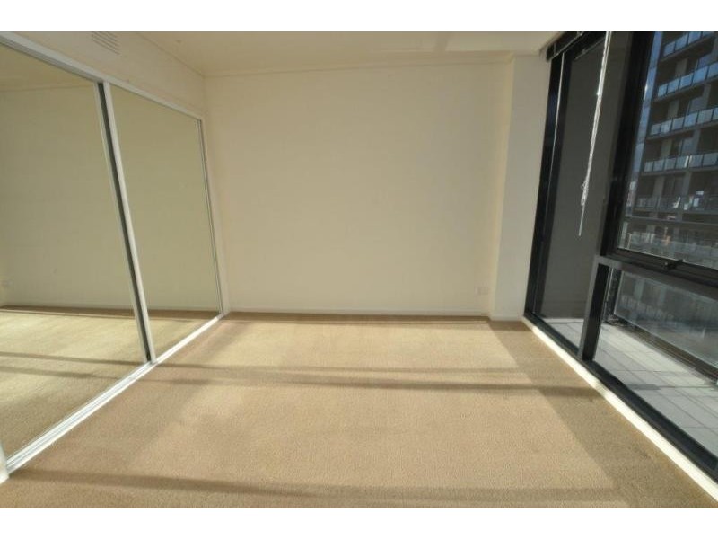 REF 20712/100 Kavanagh Street, Southbank VIC 3006