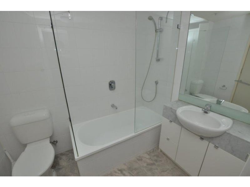 REF 20712/100 Kavanagh Street, Southbank VIC 3006