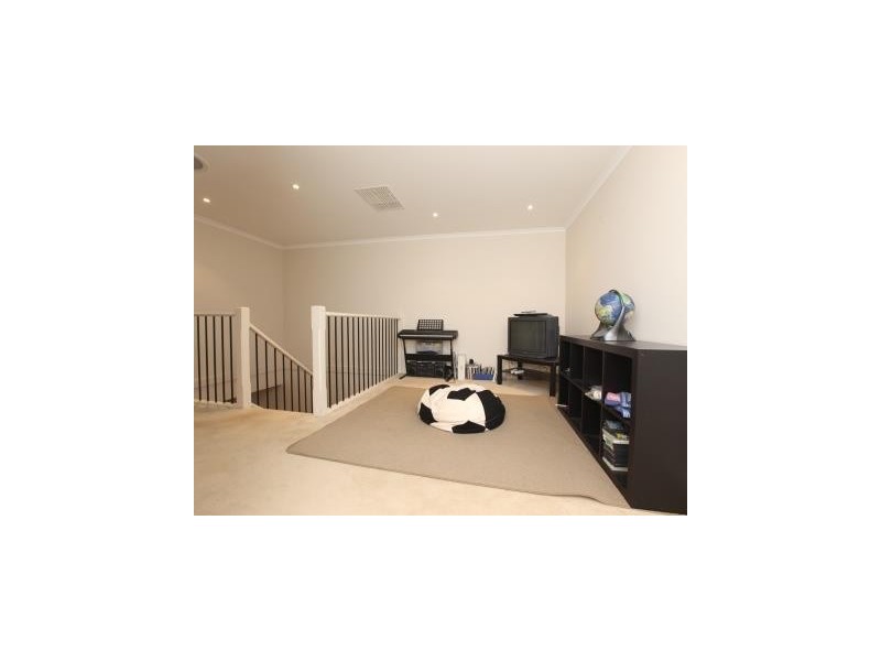 27 Turnstone Drive, Point Cook VIC 3030