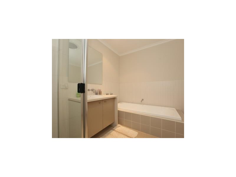 27 Turnstone Drive, Point Cook VIC 3030