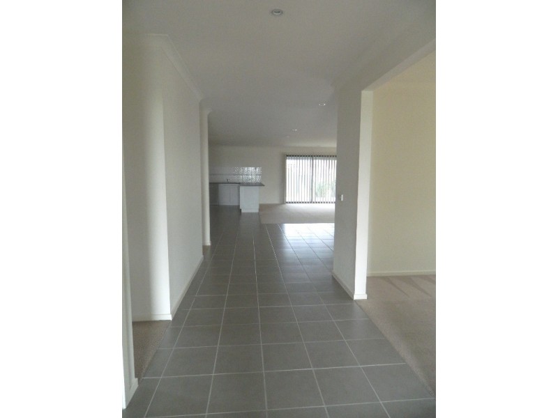 4 Aniseed Close, Point Cook VIC 3030