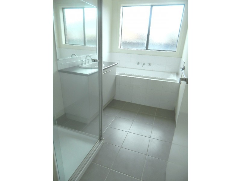 4 Aniseed Close, Point Cook VIC 3030