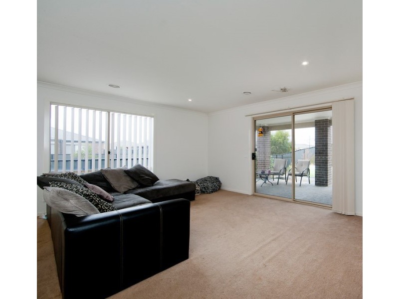 10 Truscott Grove, Point Cook VIC 3030