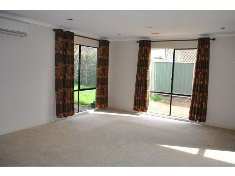 53 Dunnings Road, Point Cook VIC 3030