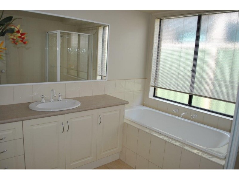 53 Dunnings Road, Point Cook VIC 3030