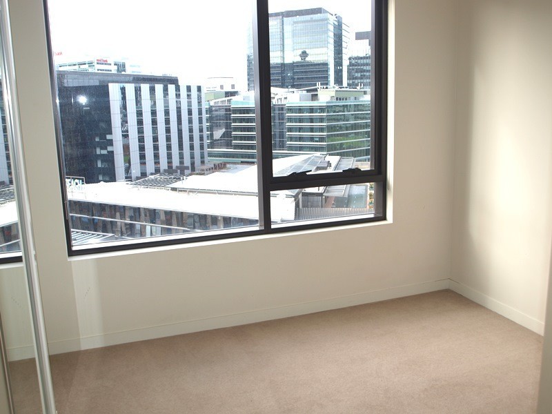 1407/100 Harbour Esplanade, Docklands VIC 3008