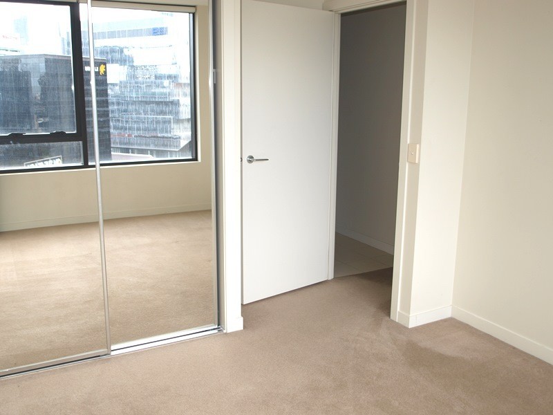 1407/100 Harbour Esplanade, Docklands VIC 3008