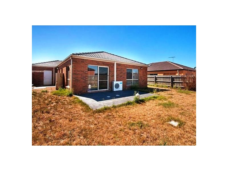 16 Bliss Street, Point Cook VIC 3030