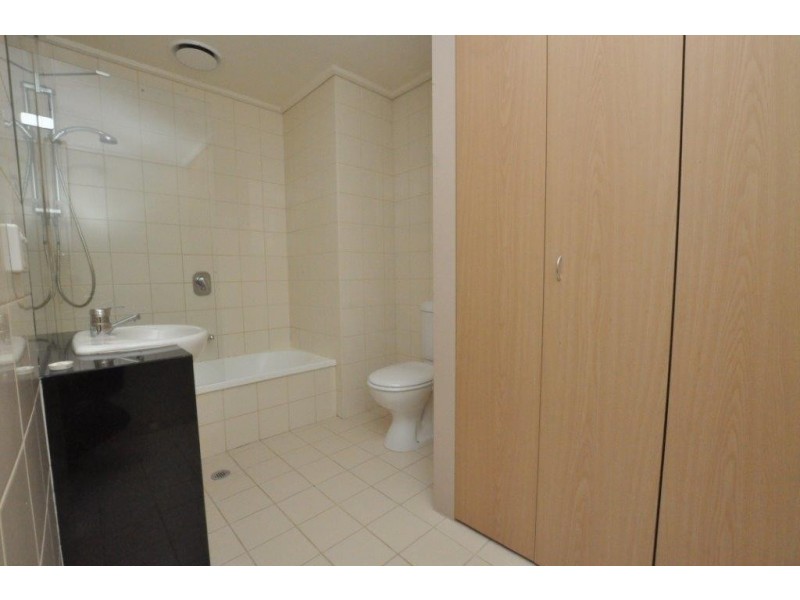 REF 20763/83 Whiteman Street, Southbank VIC 3006