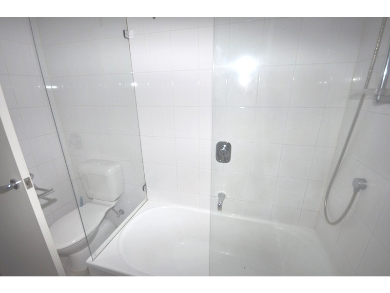 REF 20769/173 City Road, Southbank VIC 3006