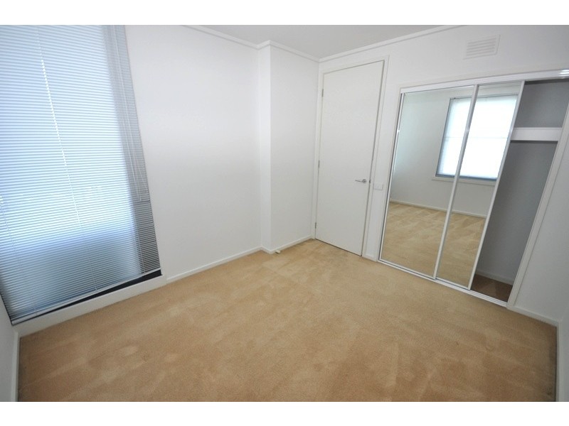REF 20771/99 Whiteman Street, Southbank VIC 3006
