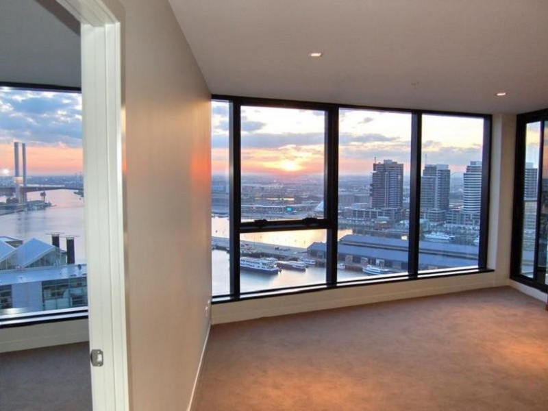 3302/100 Harbour Esplanade, Docklands VIC 3008
