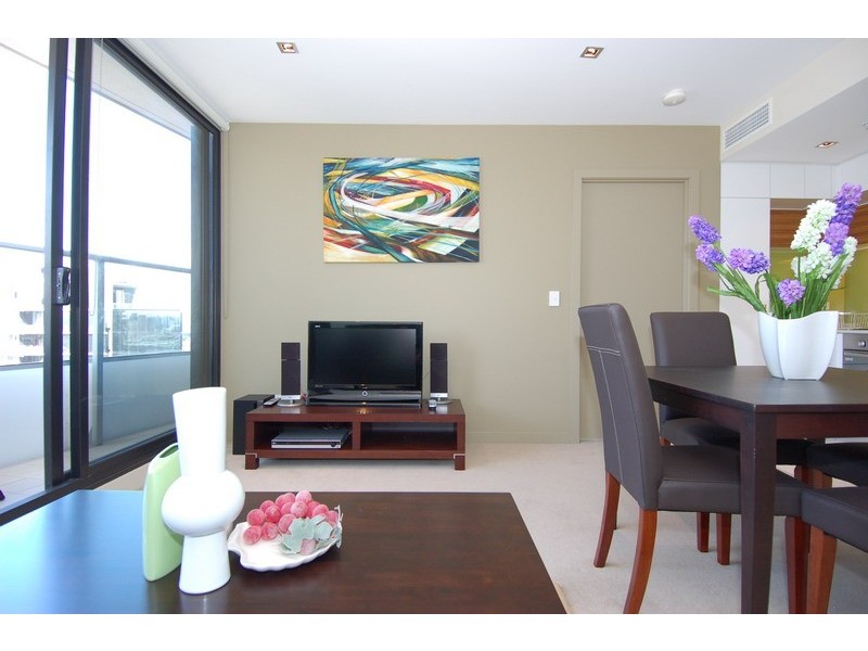 2212A/100 Harbour Esplanade, Docklands VIC 3008