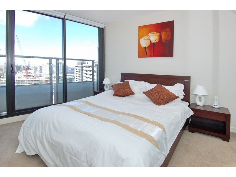 2212A/100 Harbour Esplanade, Docklands VIC 3008