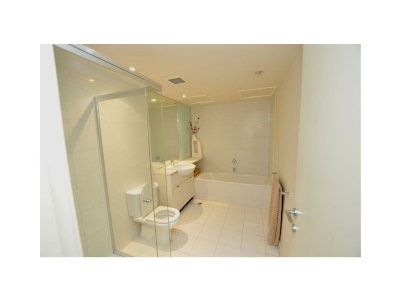 706/80 Clarendon Street, Southbank VIC 3006