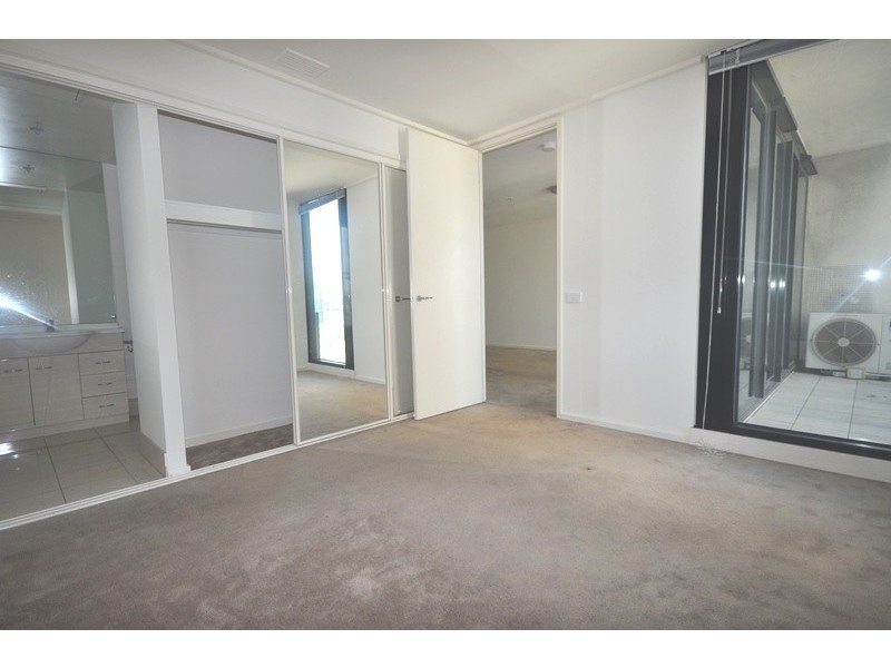 REF 20794/163 City Road, Southbank VIC 3006