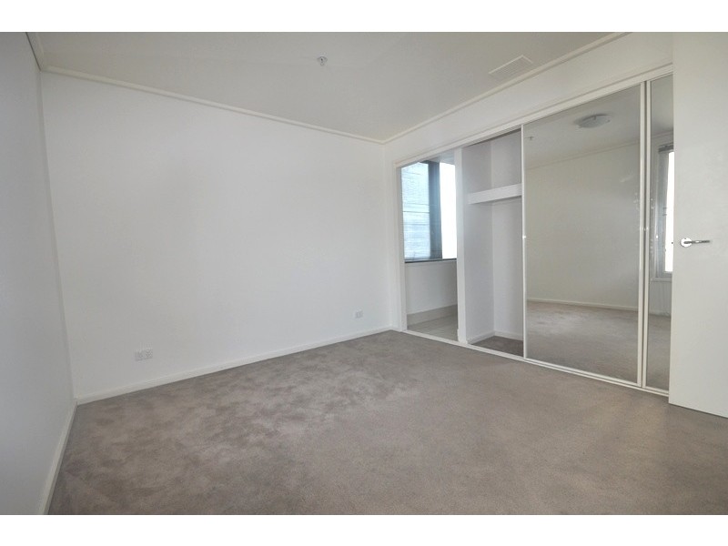 REF 20794/163 City Road, Southbank VIC 3006
