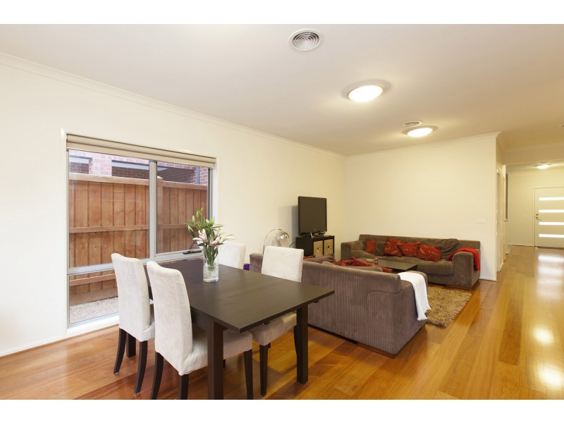 6 Royal Circuit, Point Cook VIC 3030