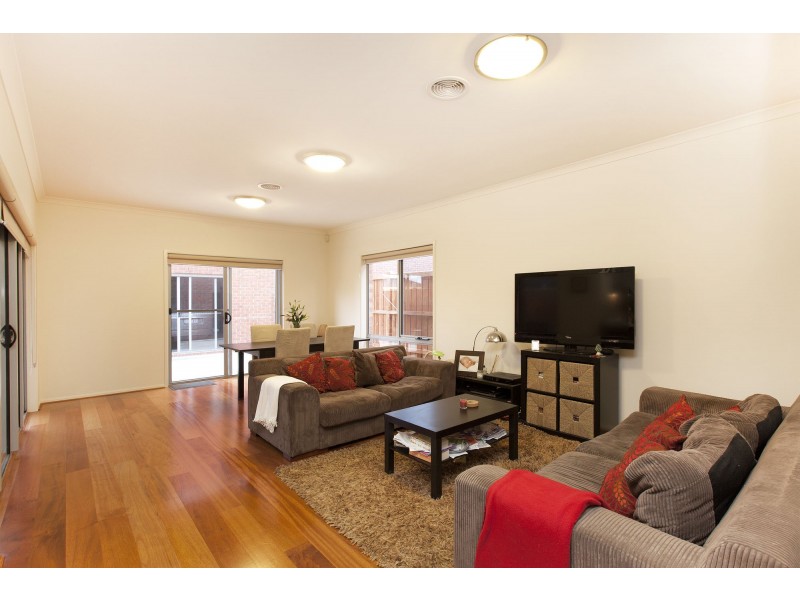 6 Royal Circuit, Point Cook VIC 3030