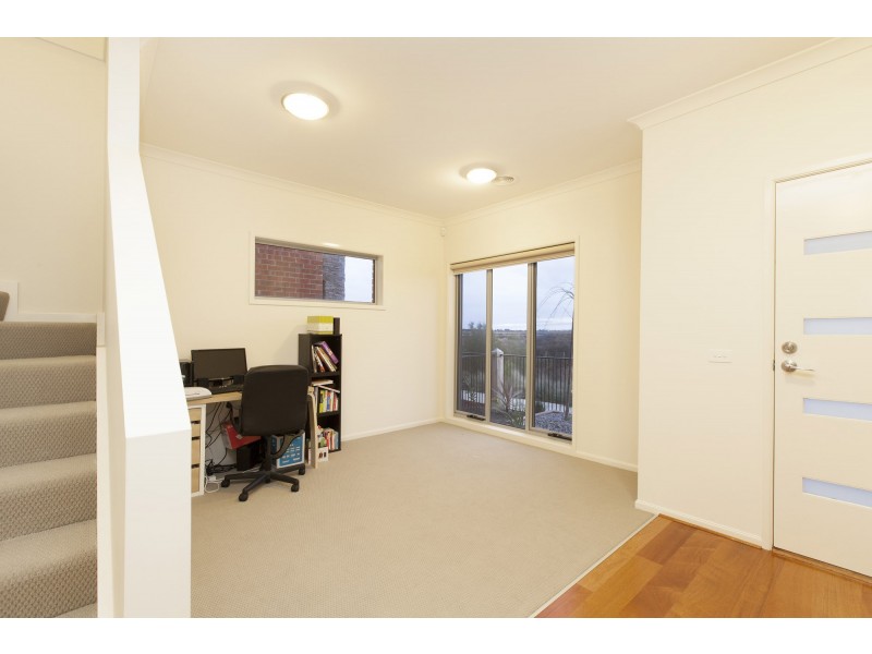 6 Royal Circuit, Point Cook VIC 3030