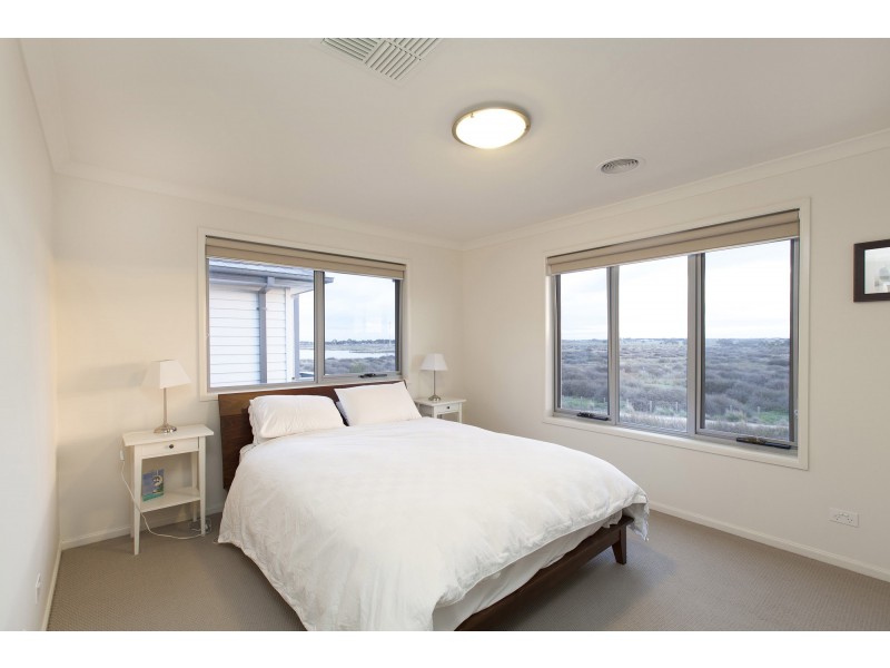 6 Royal Circuit, Point Cook VIC 3030