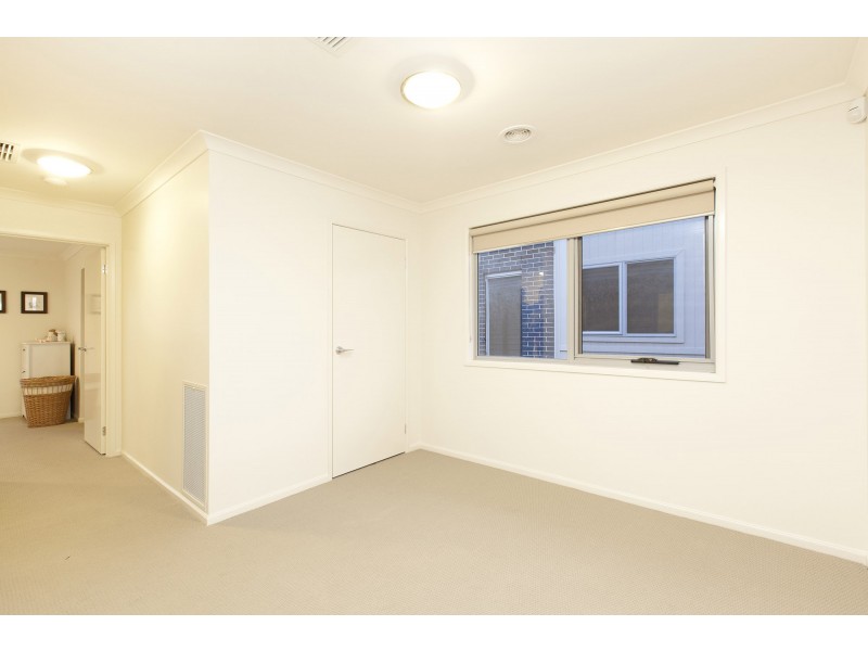 6 Royal Circuit, Point Cook VIC 3030