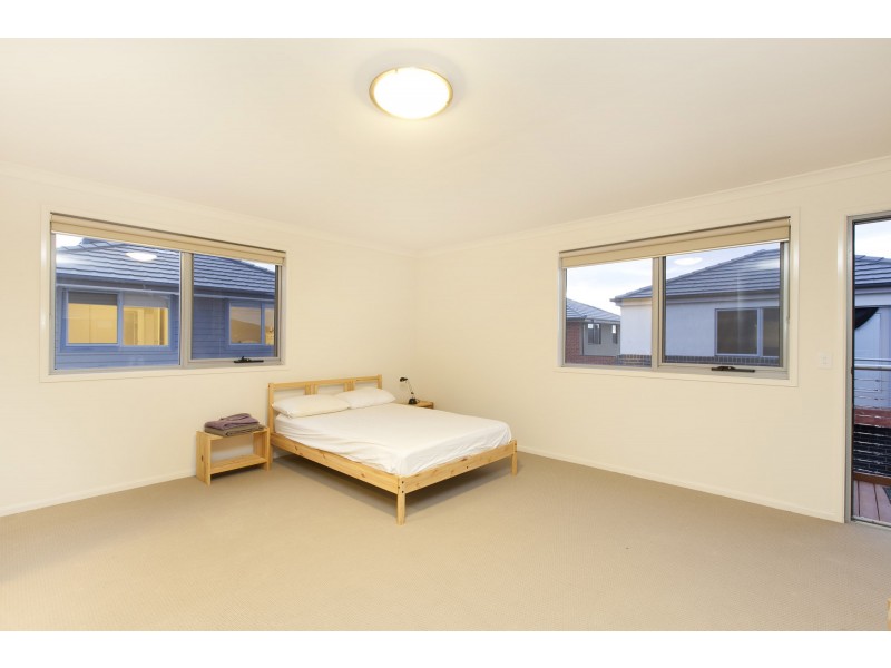6 Royal Circuit, Point Cook VIC 3030