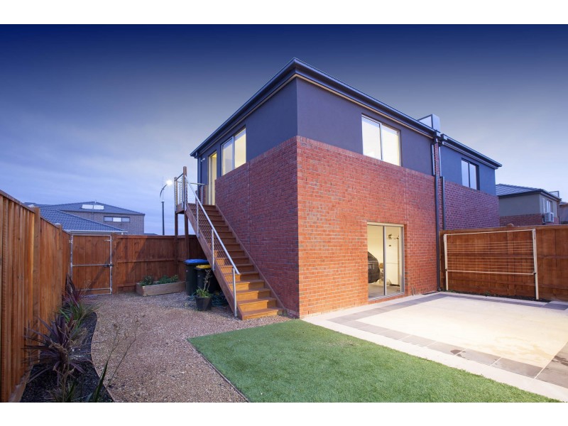 6 Royal Circuit, Point Cook VIC 3030