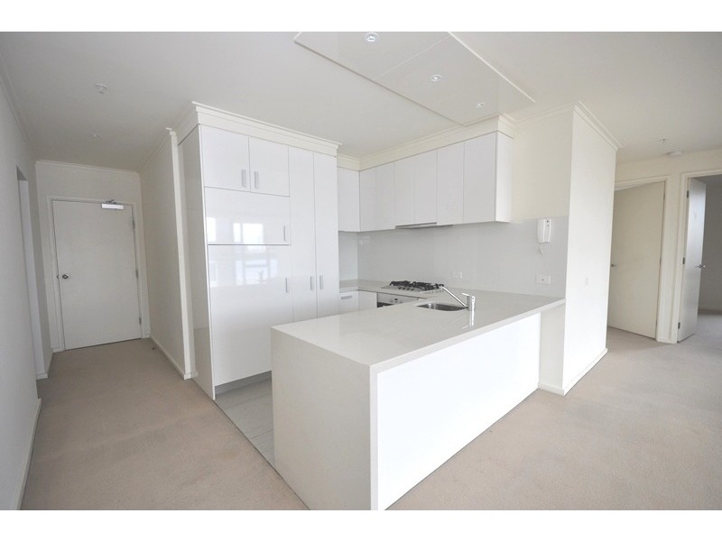 REF 20807/63 Whiteman Street, Southbank VIC 3006