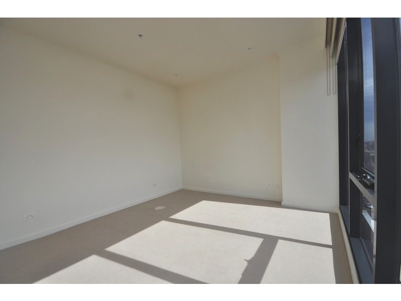 REF 20807/63 Whiteman Street, Southbank VIC 3006