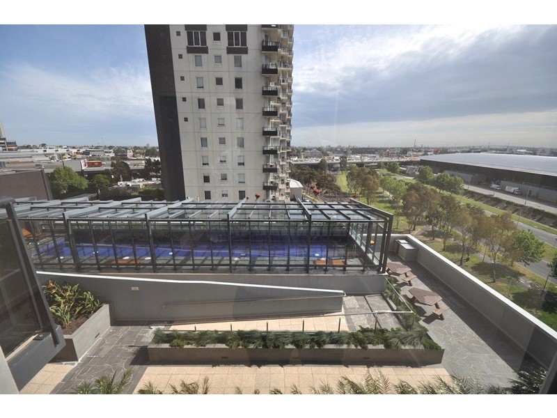 REF 20807/63 Whiteman Street, Southbank VIC 3006