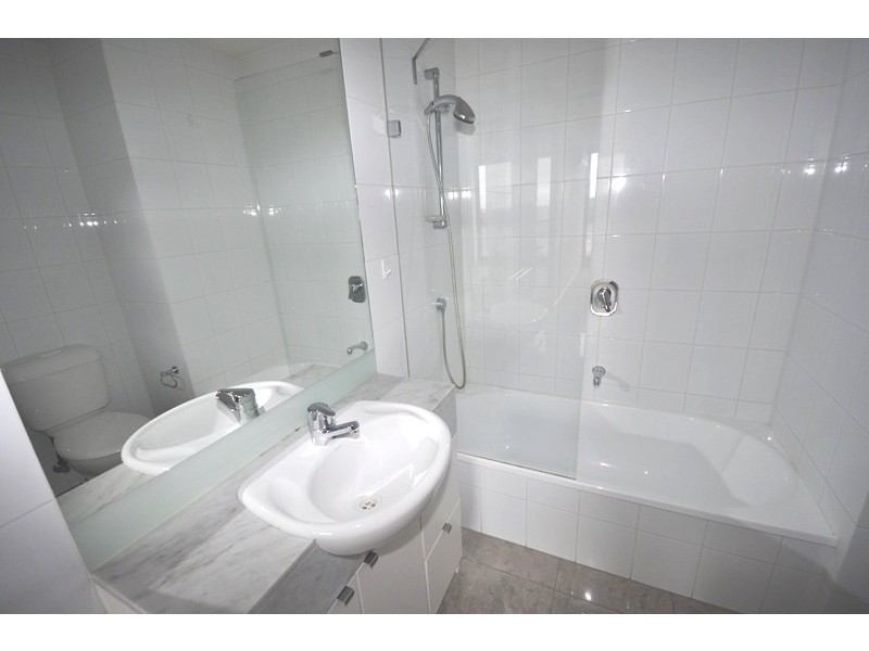 REF 20808/88 Kavanagh Street, Southbank VIC 3006