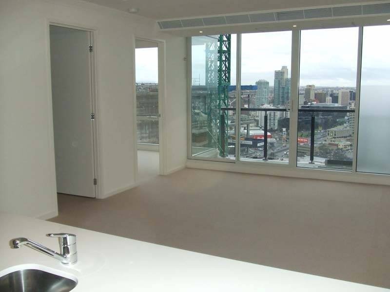 REF 20819/63 Whiteman Street, Southbank VIC 3006