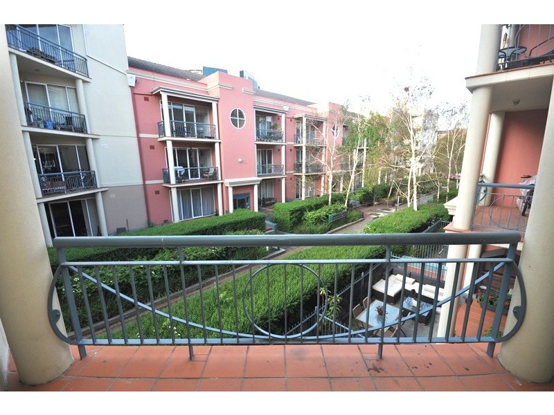 REF 20820/88 Wells Street, Southbank VIC 3006