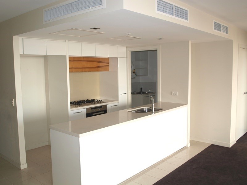 2303/100 Harbour Esplanade, Docklands VIC 3008