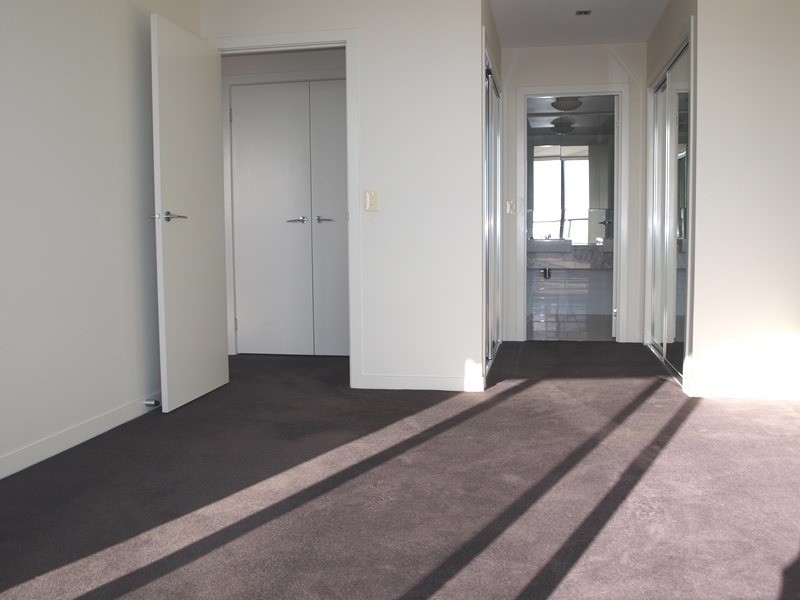 2303/100 Harbour Esplanade, Docklands VIC 3008