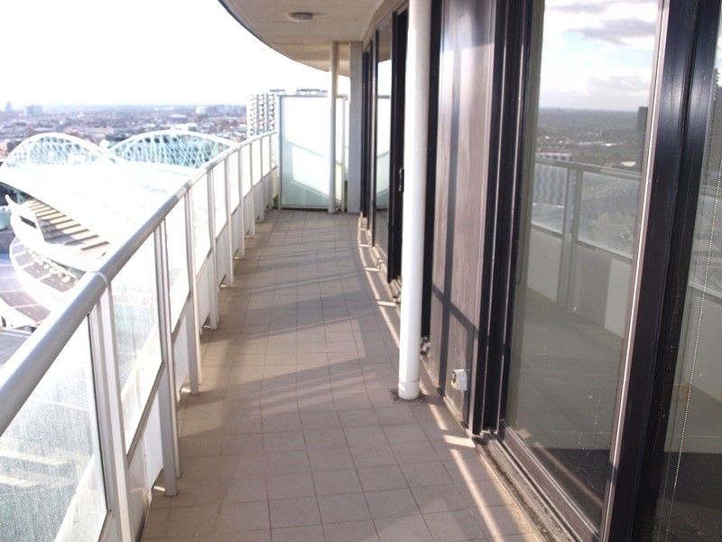 2303/100 Harbour Esplanade, Docklands VIC 3008