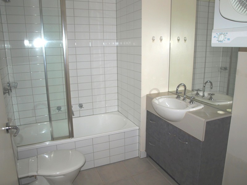 REF 20616/118 Dudley Street, West Melbourne VIC 3003