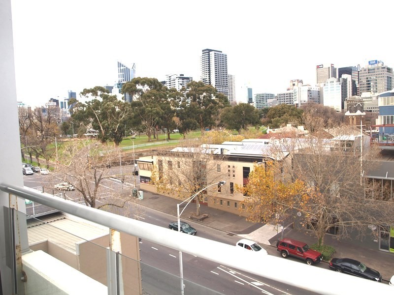 REF 20616/118 Dudley Street, West Melbourne VIC 3003