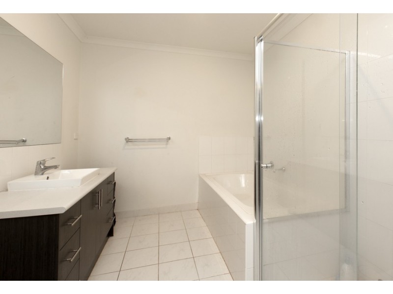 21 Mercer Lane, Point Cook VIC 3030