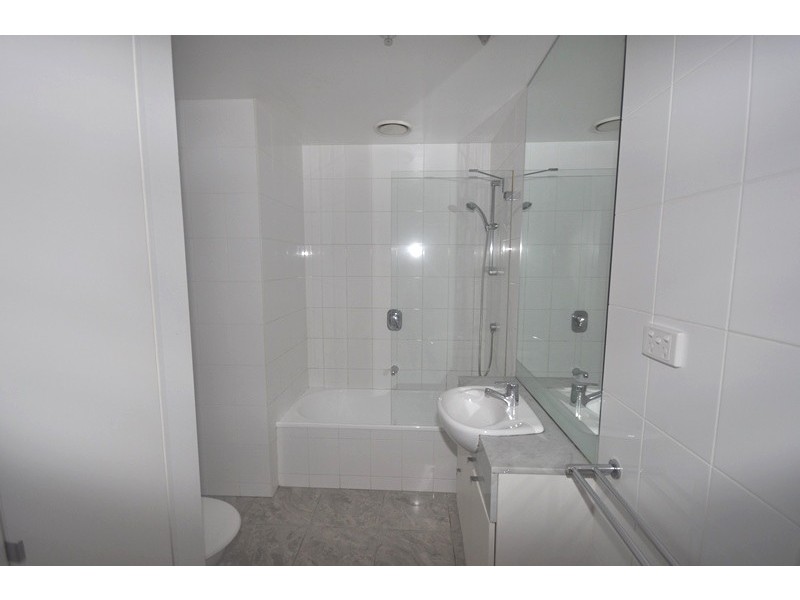 REF 20853/173 City Road, Southbank VIC 3006